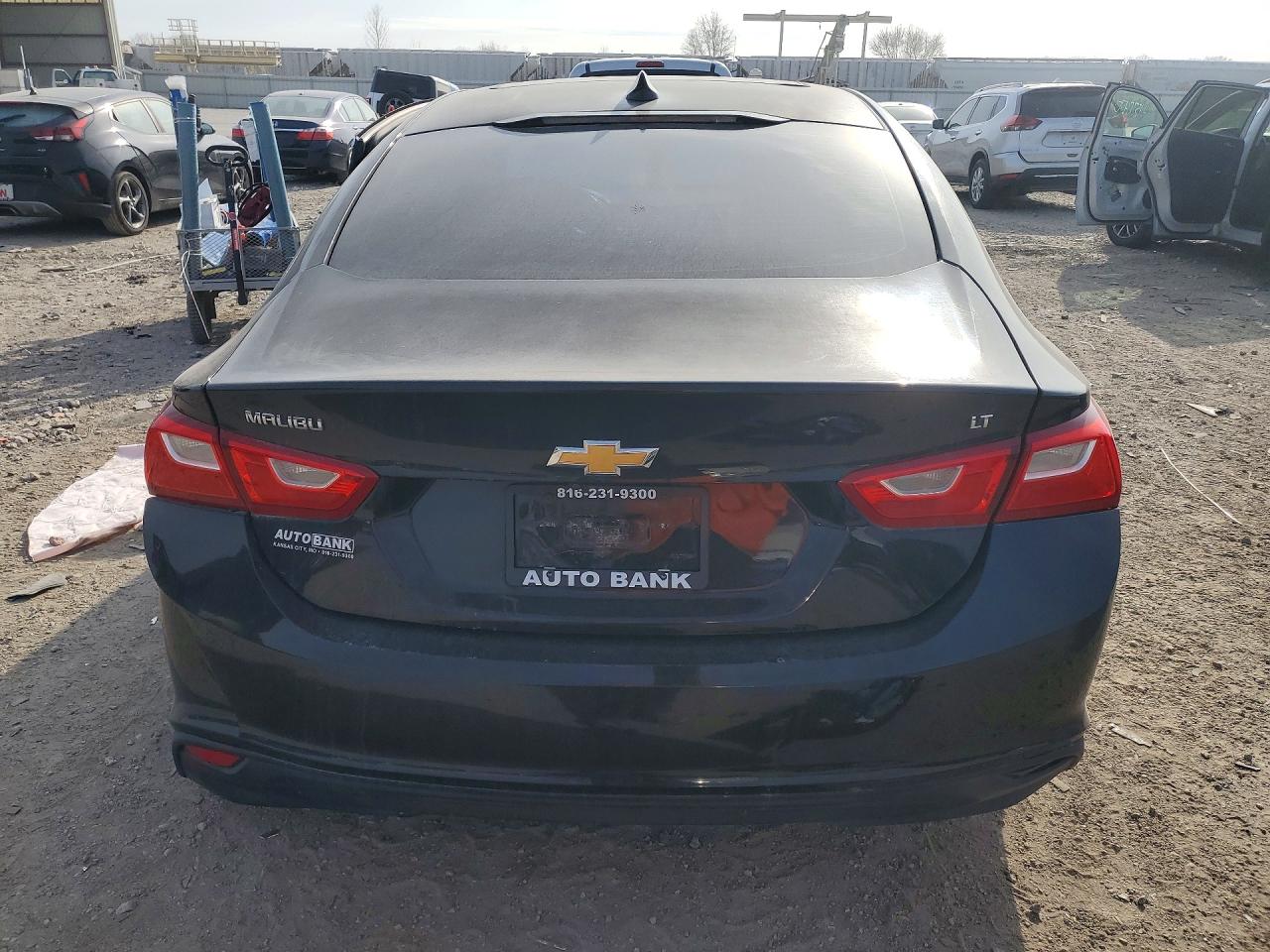 2018 CHEVROLET MALIBU LT photo 11