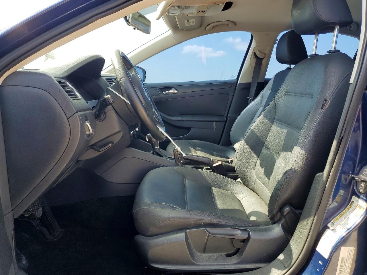 2011 VOLKSWAGEN JETTA SE photo 19