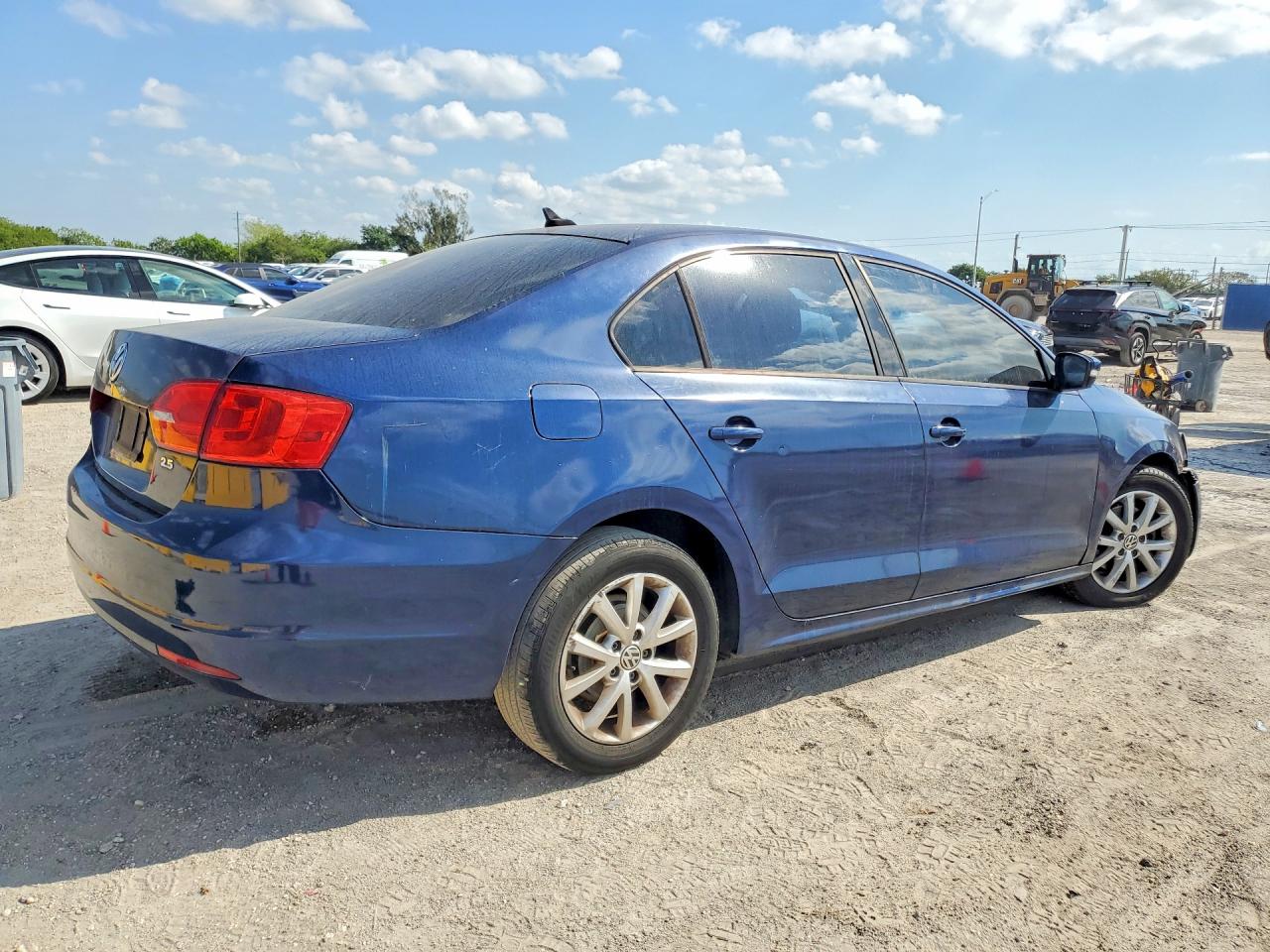 2011 VOLKSWAGEN JETTA SE photo 7