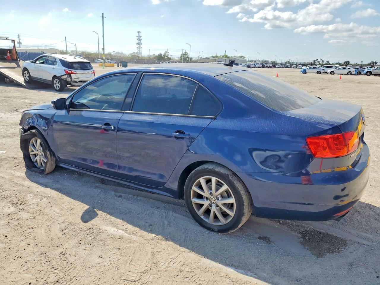 2011 VOLKSWAGEN JETTA SE photo 4