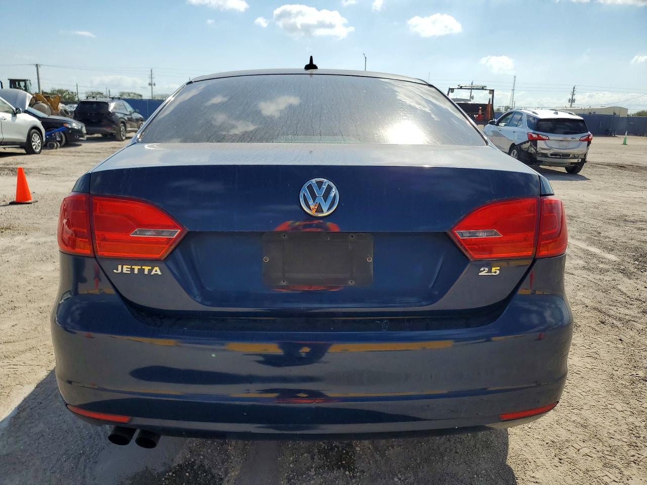 2011 VOLKSWAGEN JETTA SE photo 16