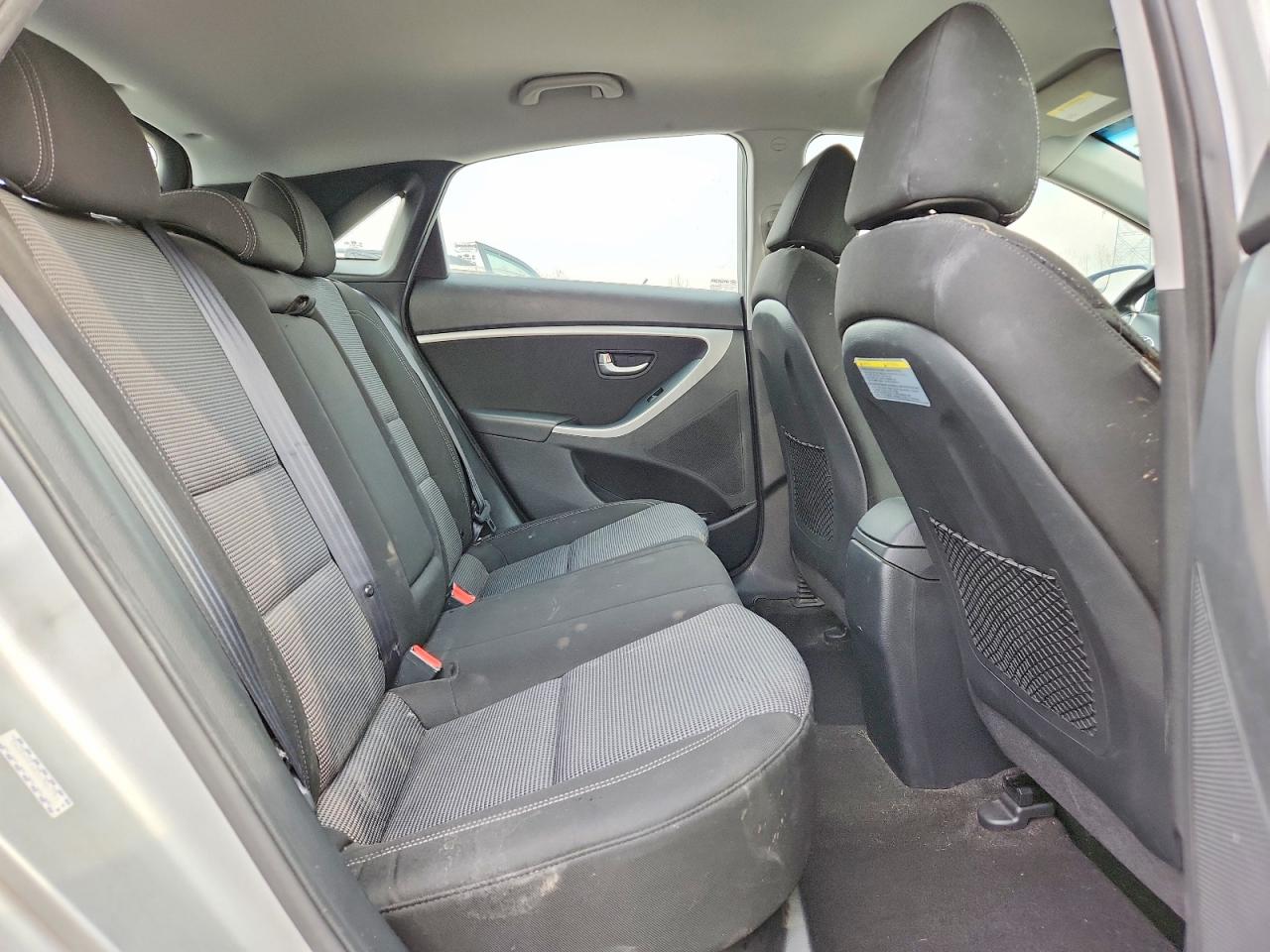 2016 HYUNDAI ELANTRA GT BASE photo 19