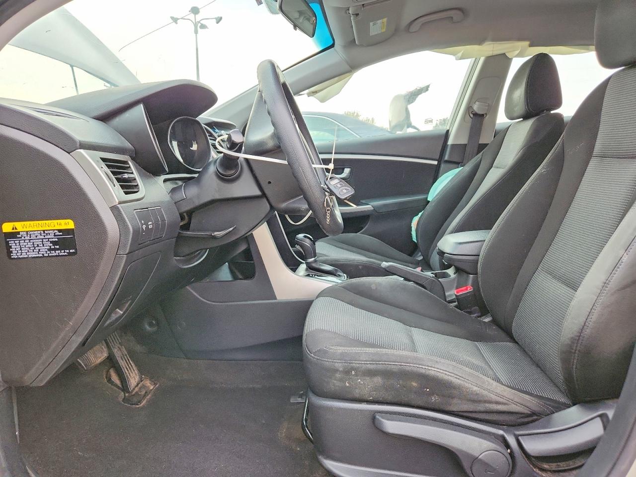 2016 HYUNDAI ELANTRA GT BASE photo 13