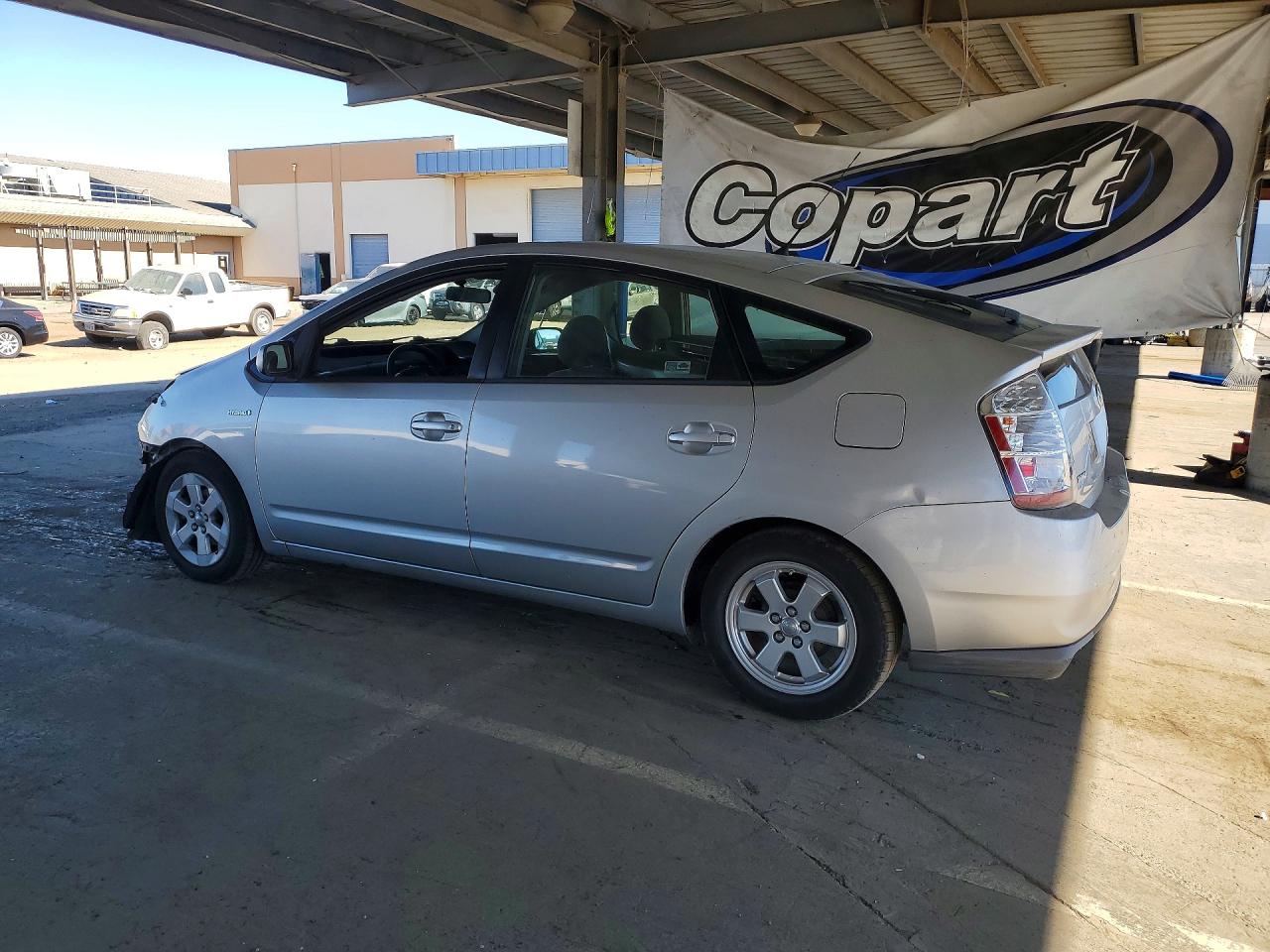 2009 TOYOTA PRIUS BASE photo 2