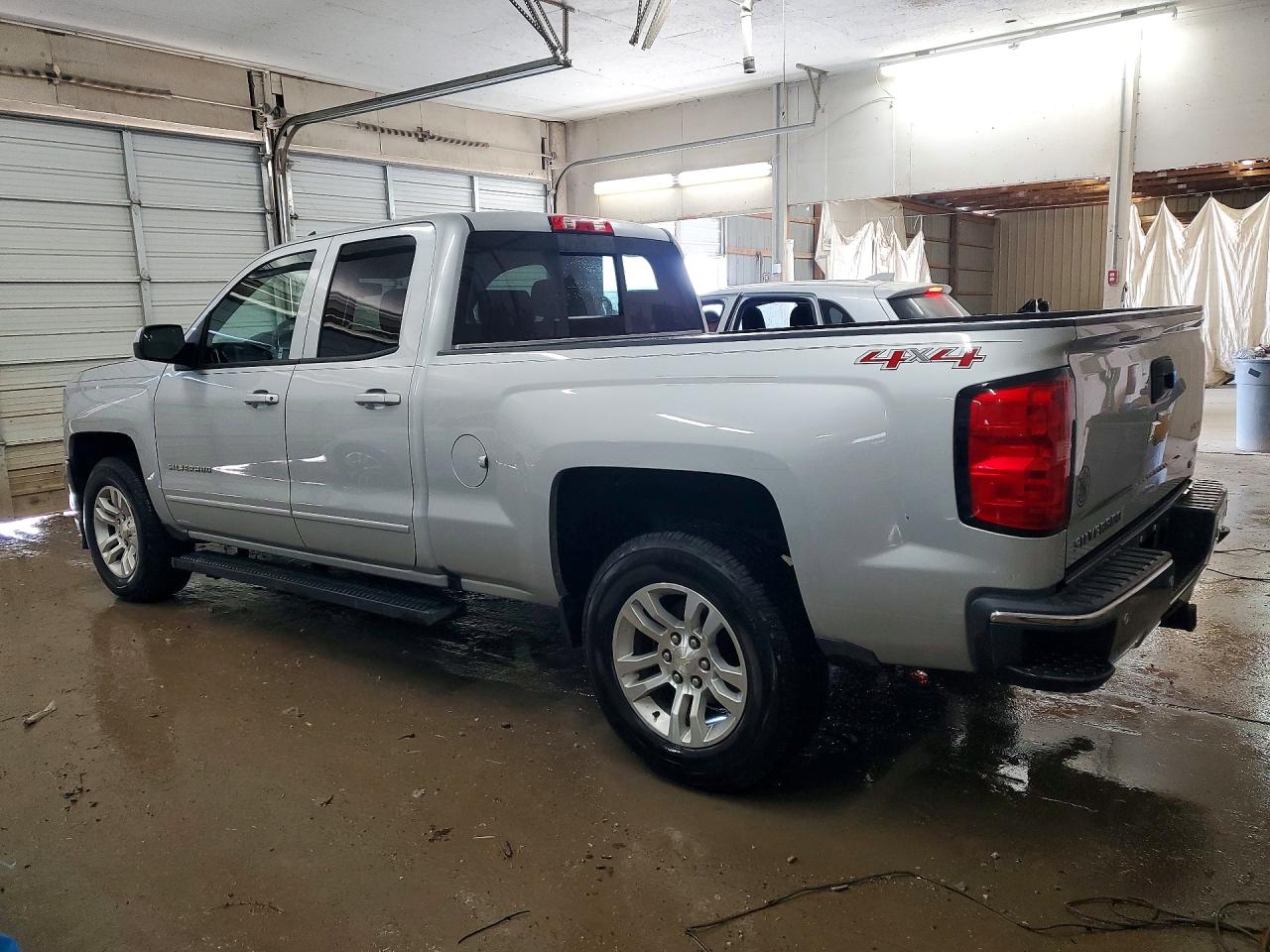 2016 CHEVROLET SILVERADO K1500 LT photo 2