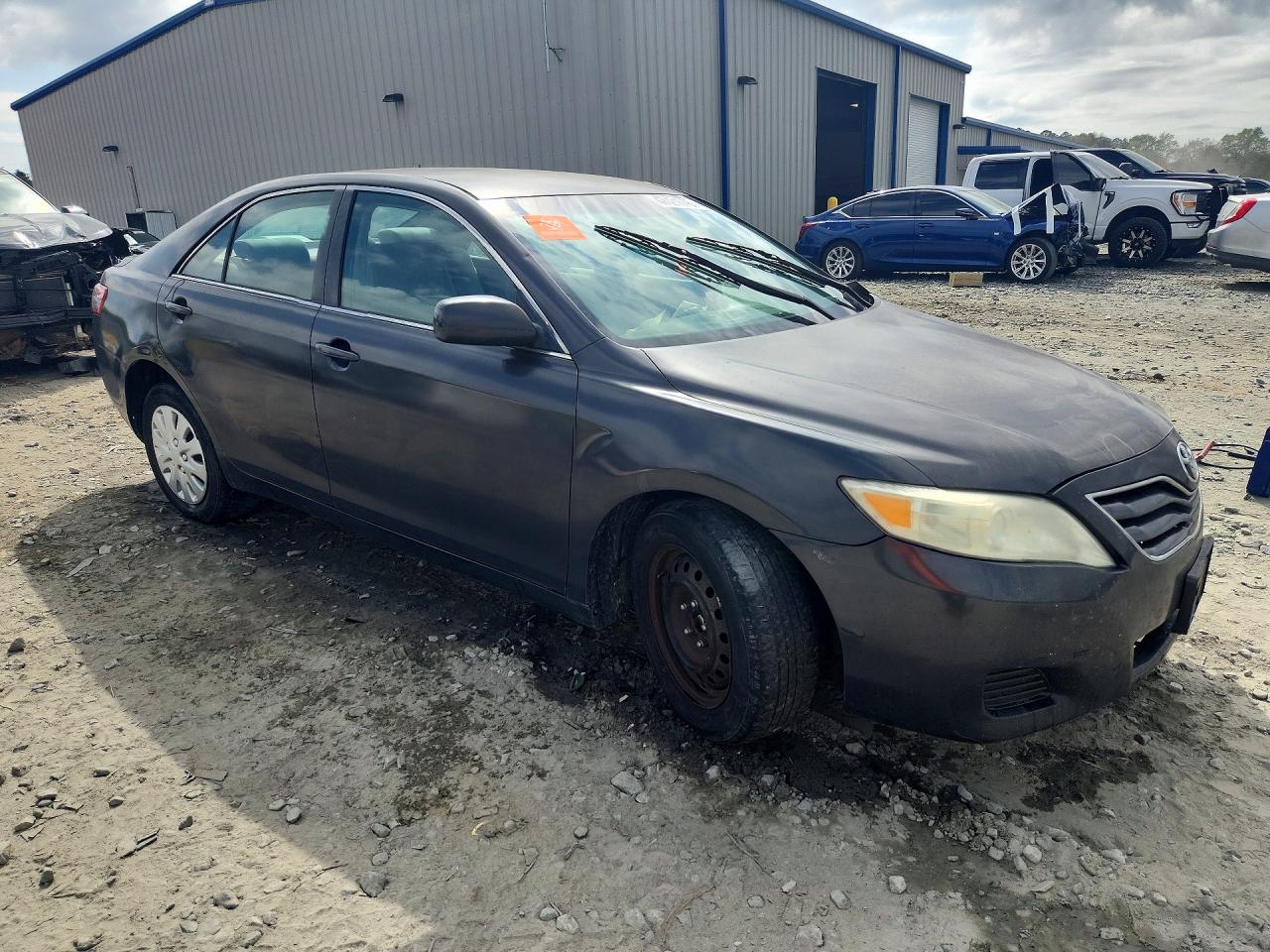 2010 TOYOTA CAMRY LE photo 7