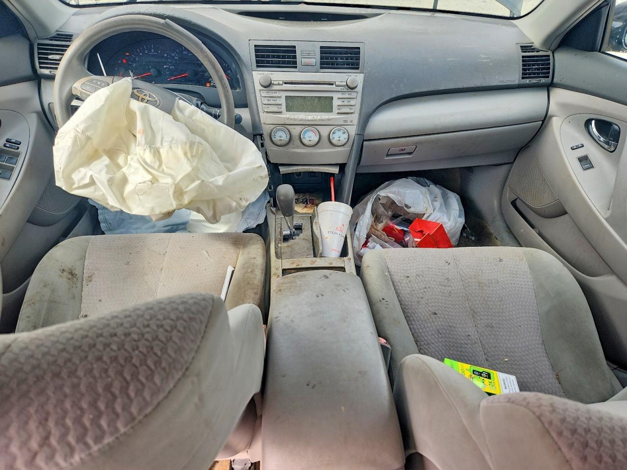2010 TOYOTA CAMRY LE photo 15