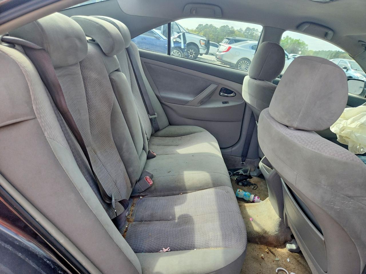2010 TOYOTA CAMRY LE photo 19