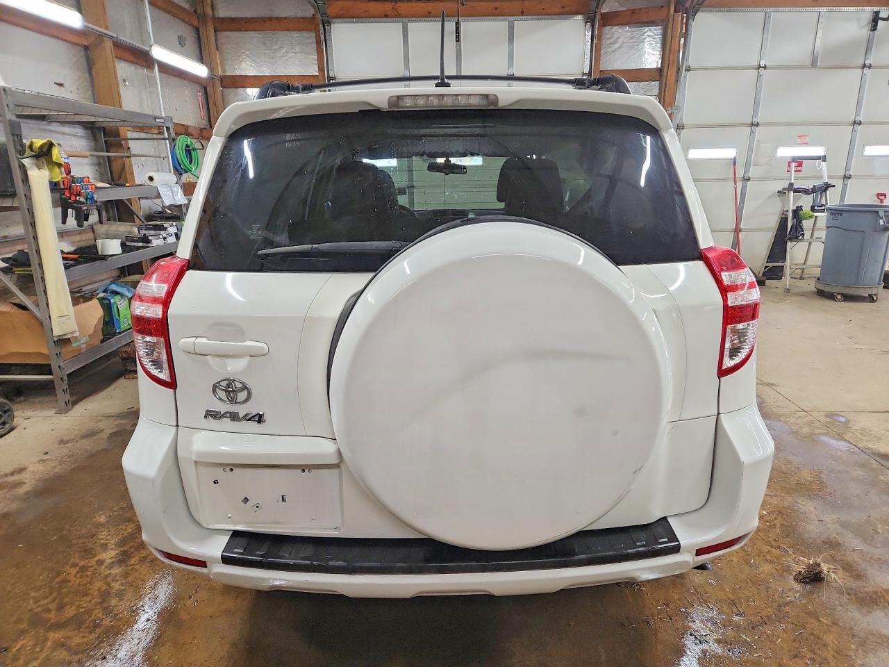 2012 TOYOTA RAV4 BASE photo 11