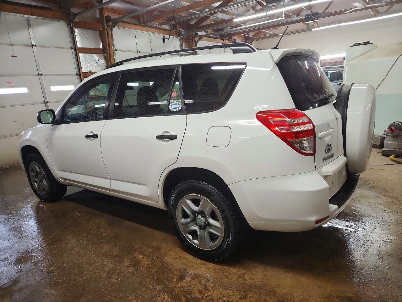2012 TOYOTA RAV4 BASE photo 3