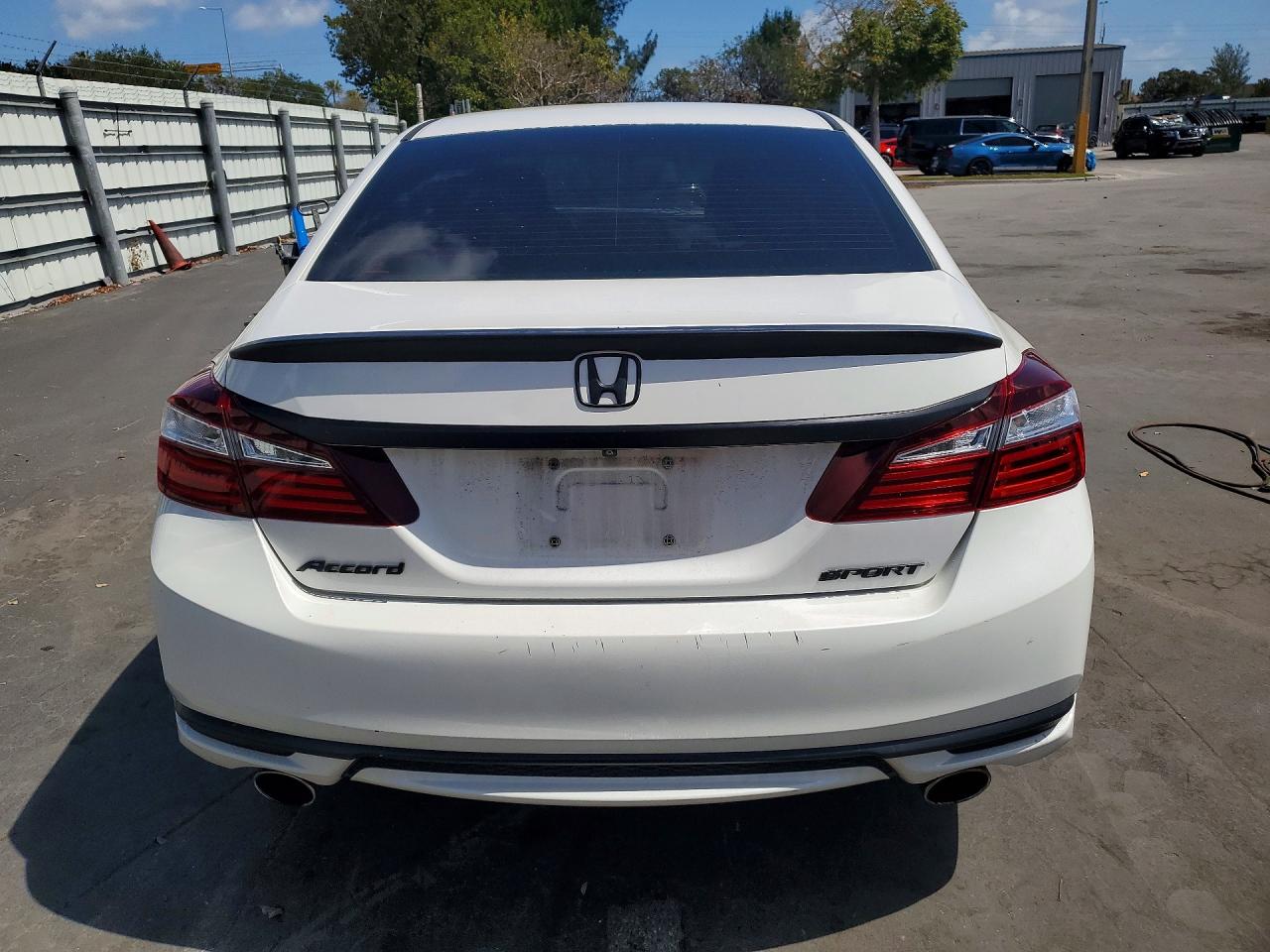 2017 HONDA ACCORD SPORT photo 6