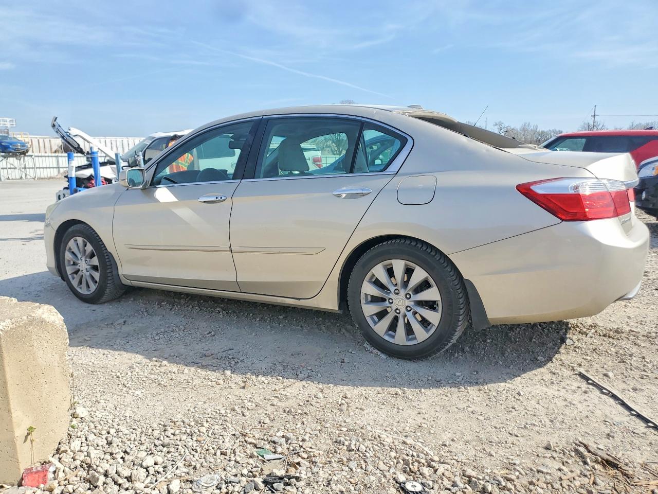 2015 HONDA ACCORD photo 4