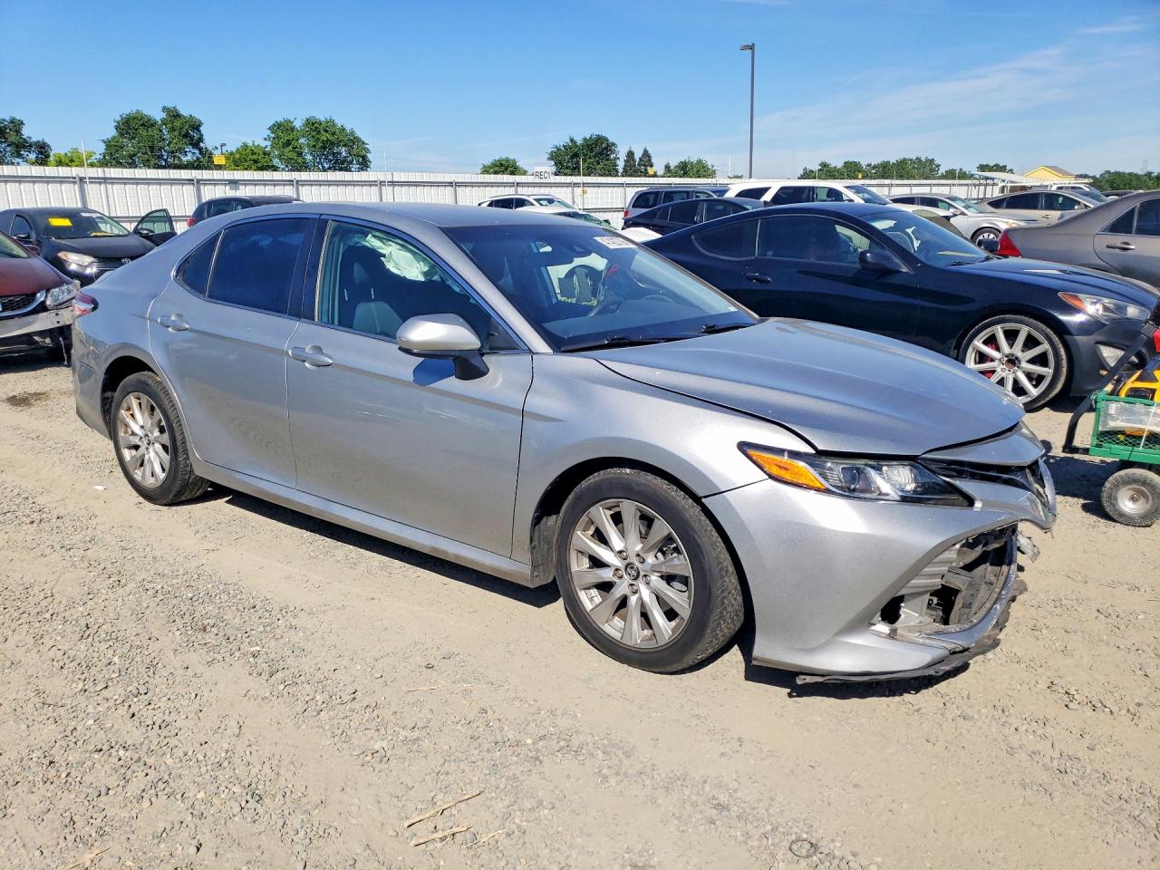 2019 TOYOTA CAMRY LE photo 7