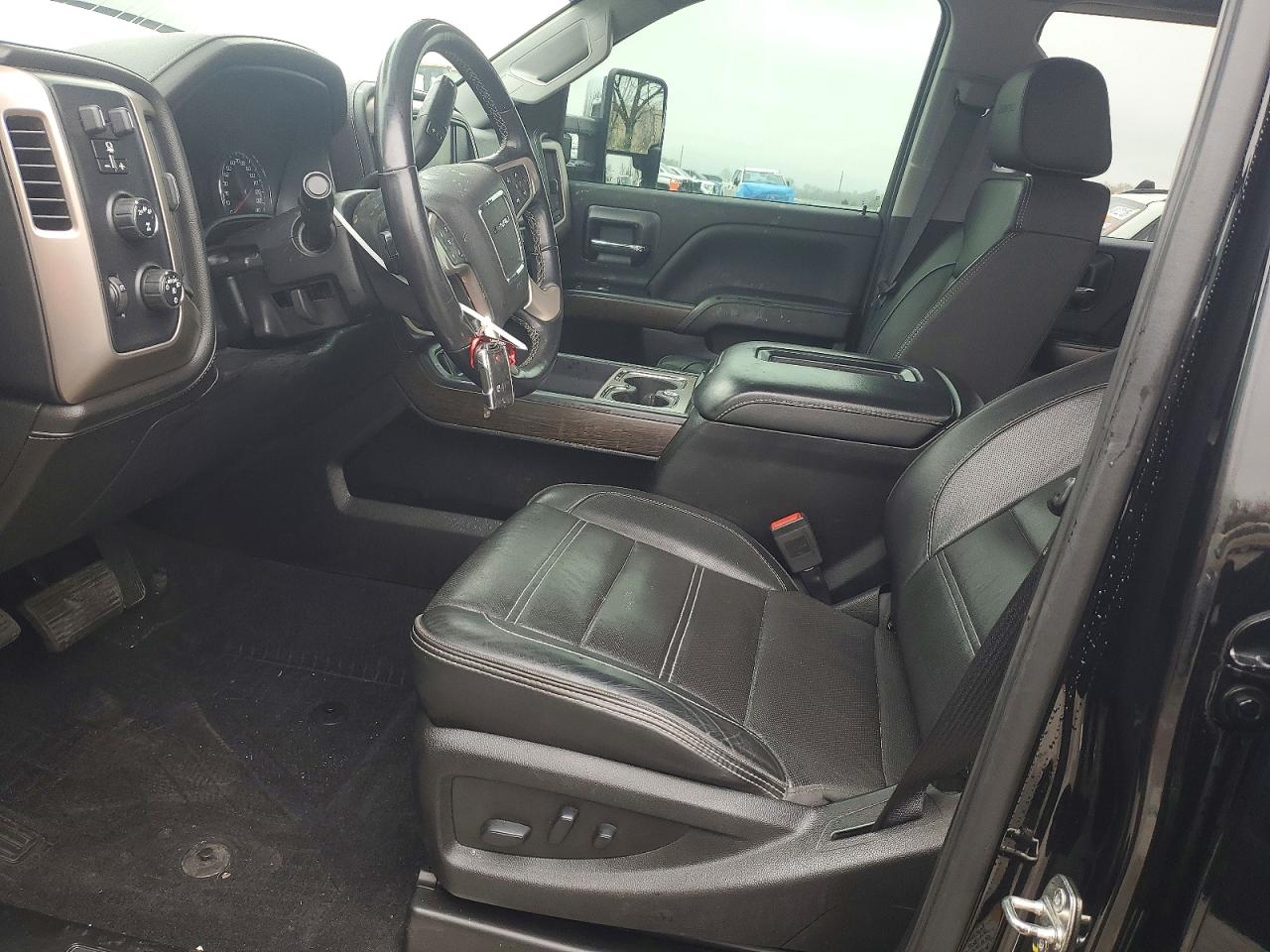 2019 GMC SIERRA K2500 DENALI photo 7