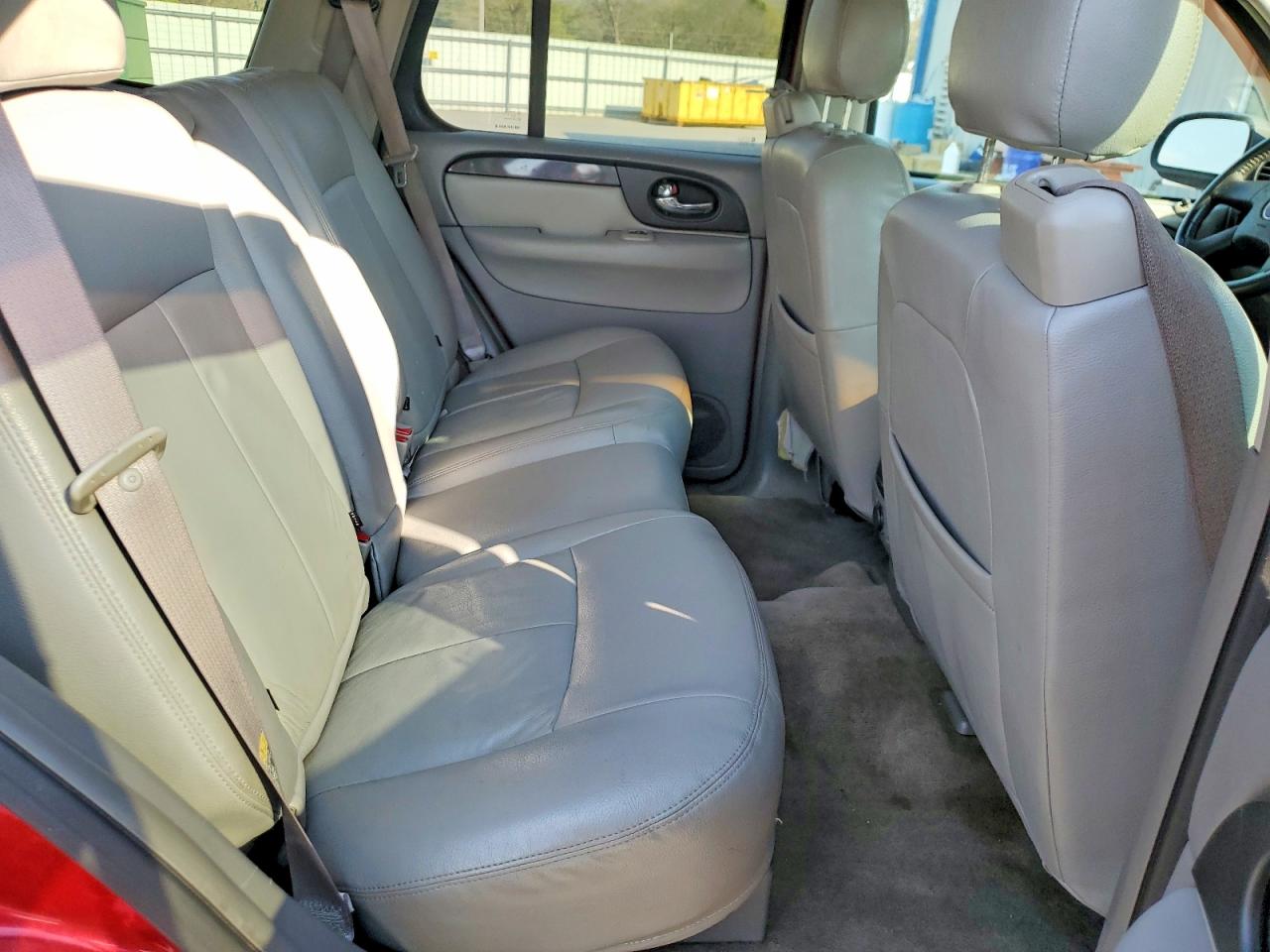 2005 GMC ENVOY photo 11