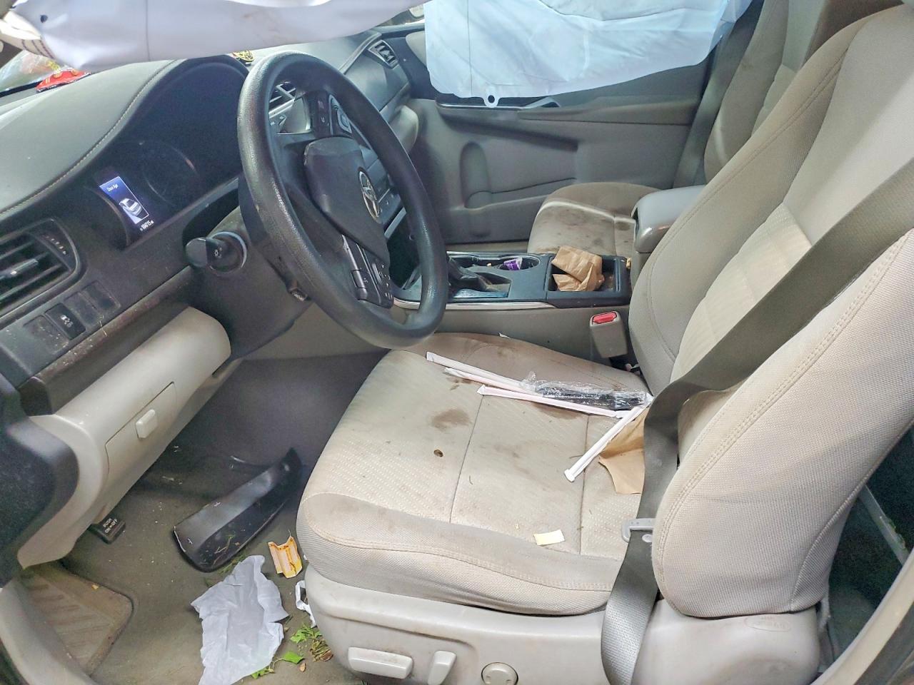 2016 TOYOTA CAMRY LE photo 13
