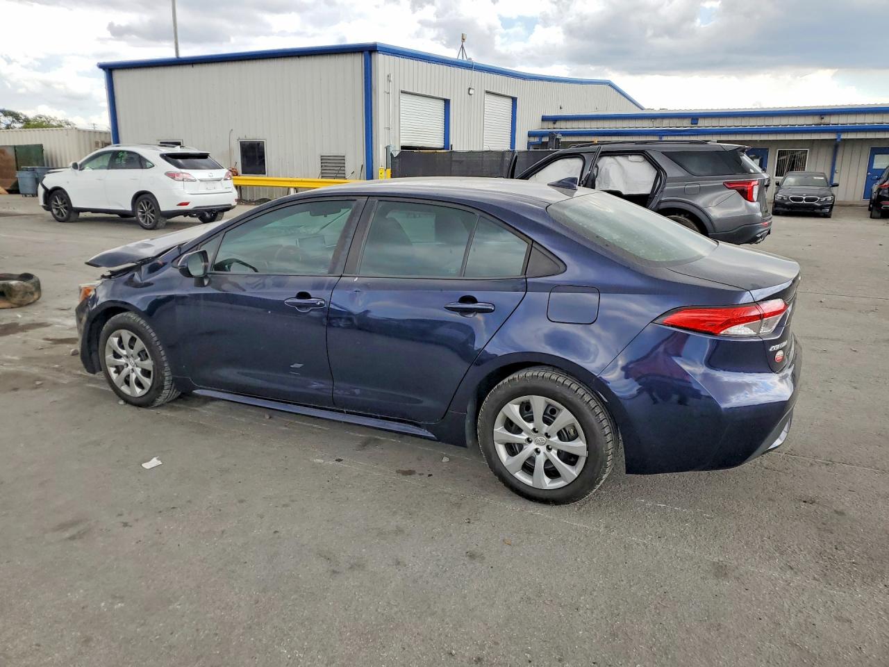 2020 TOYOTA COROLLA LE photo 3
