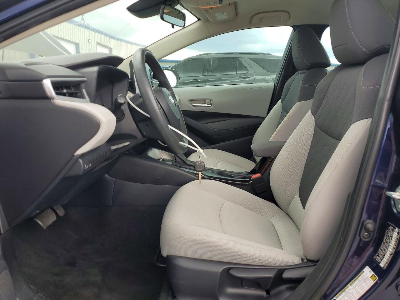 2020 TOYOTA COROLLA LE photo 13