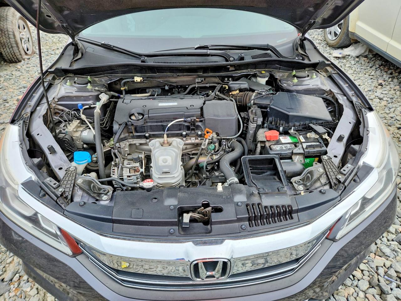 2017 HONDA ACCORD LX photo 11