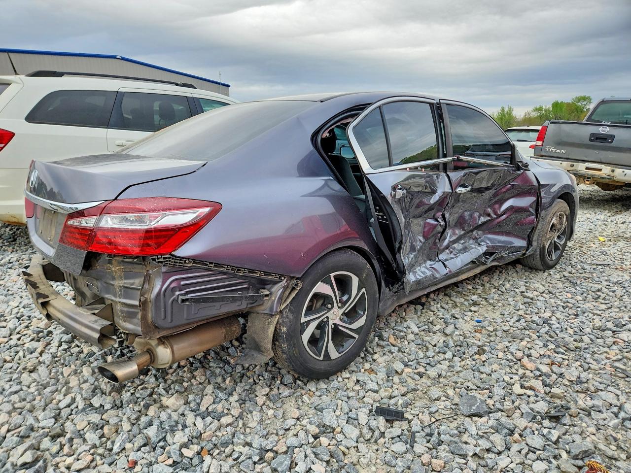 2017 HONDA ACCORD LX photo 3