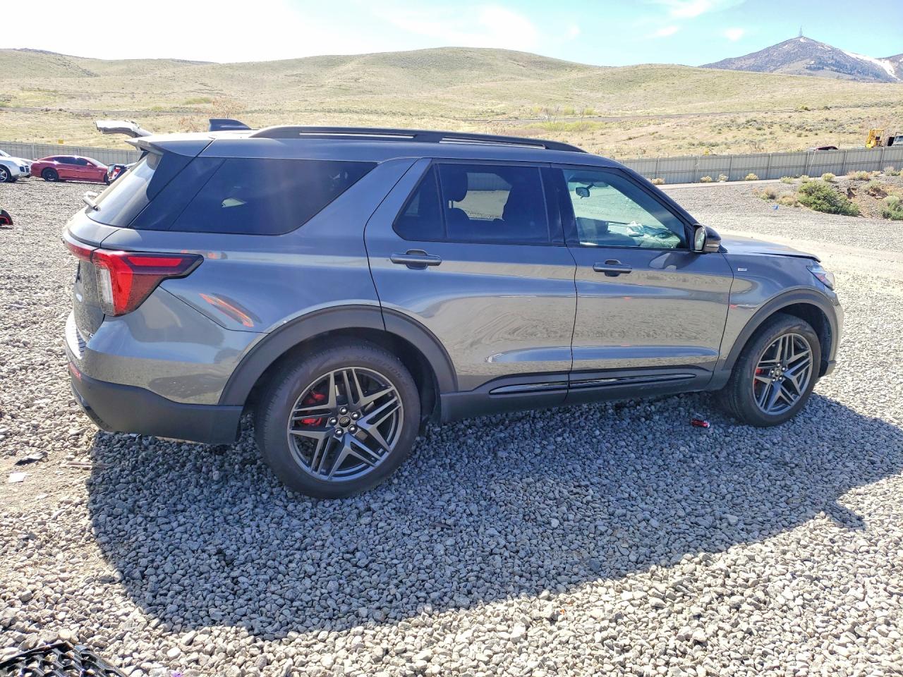 2025 FORD EXPLORER ST-LINE photo 3