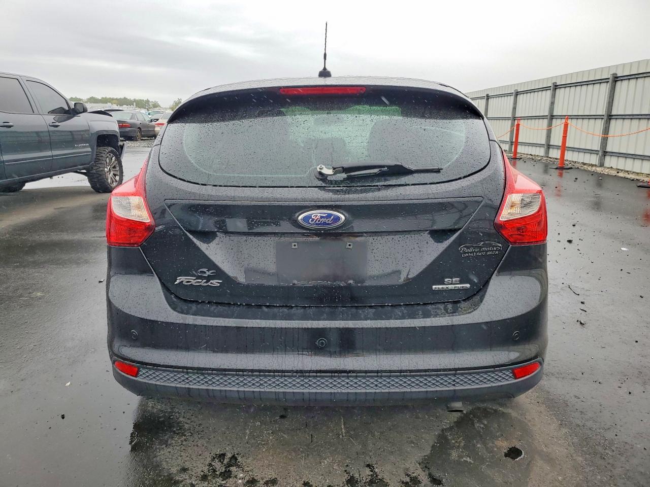 2014 FORD FOCUS SE photo 6