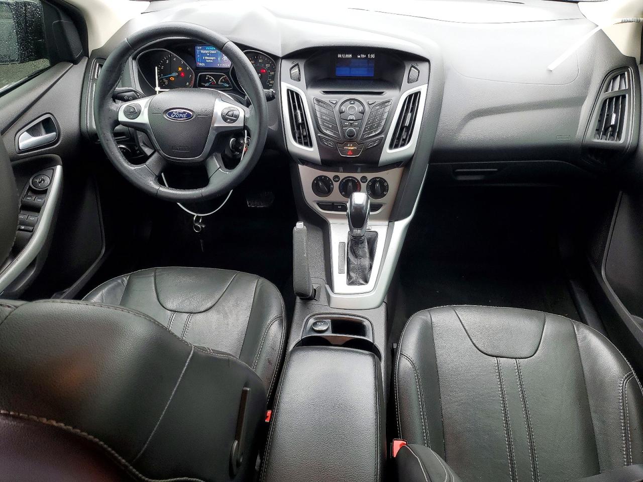 2014 FORD FOCUS SE photo 8