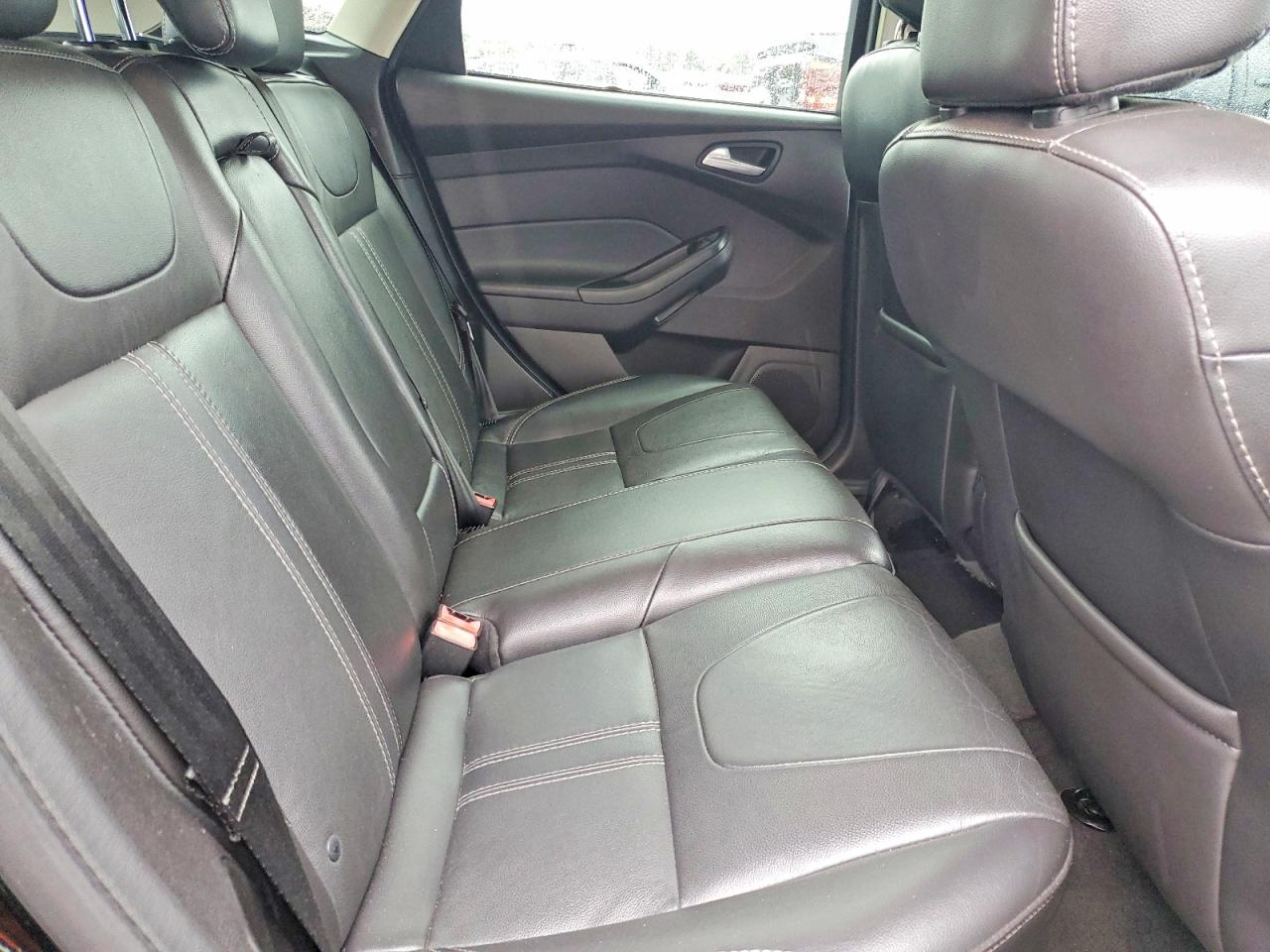 2014 FORD FOCUS SE photo 10