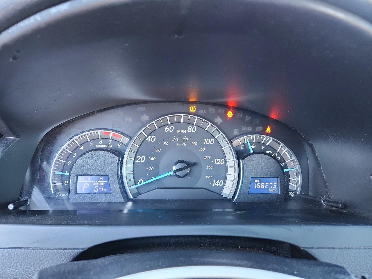 2013 TOYOTA CAMRY SE photo 9