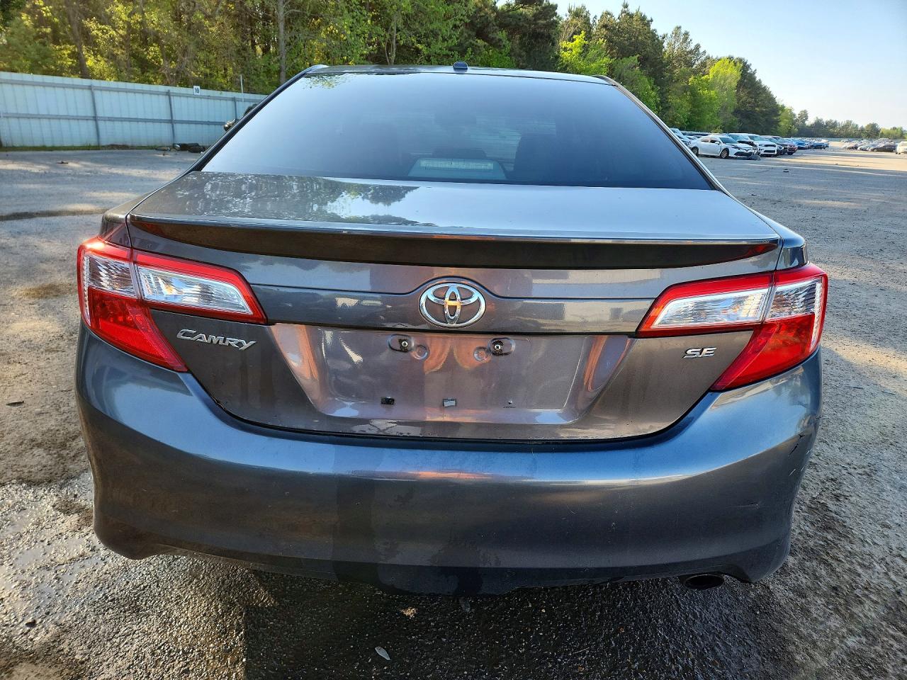 2013 TOYOTA CAMRY SE photo 6