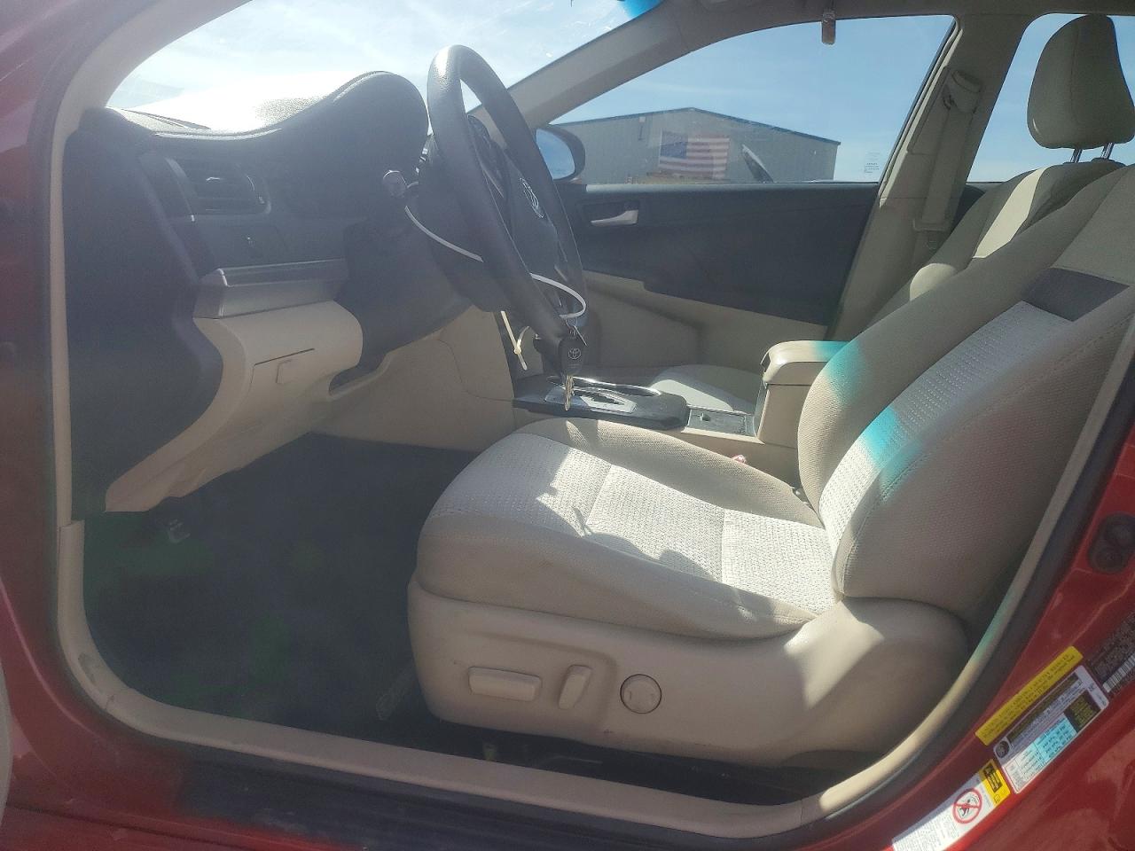2012 TOYOTA CAMRY LE photo 19