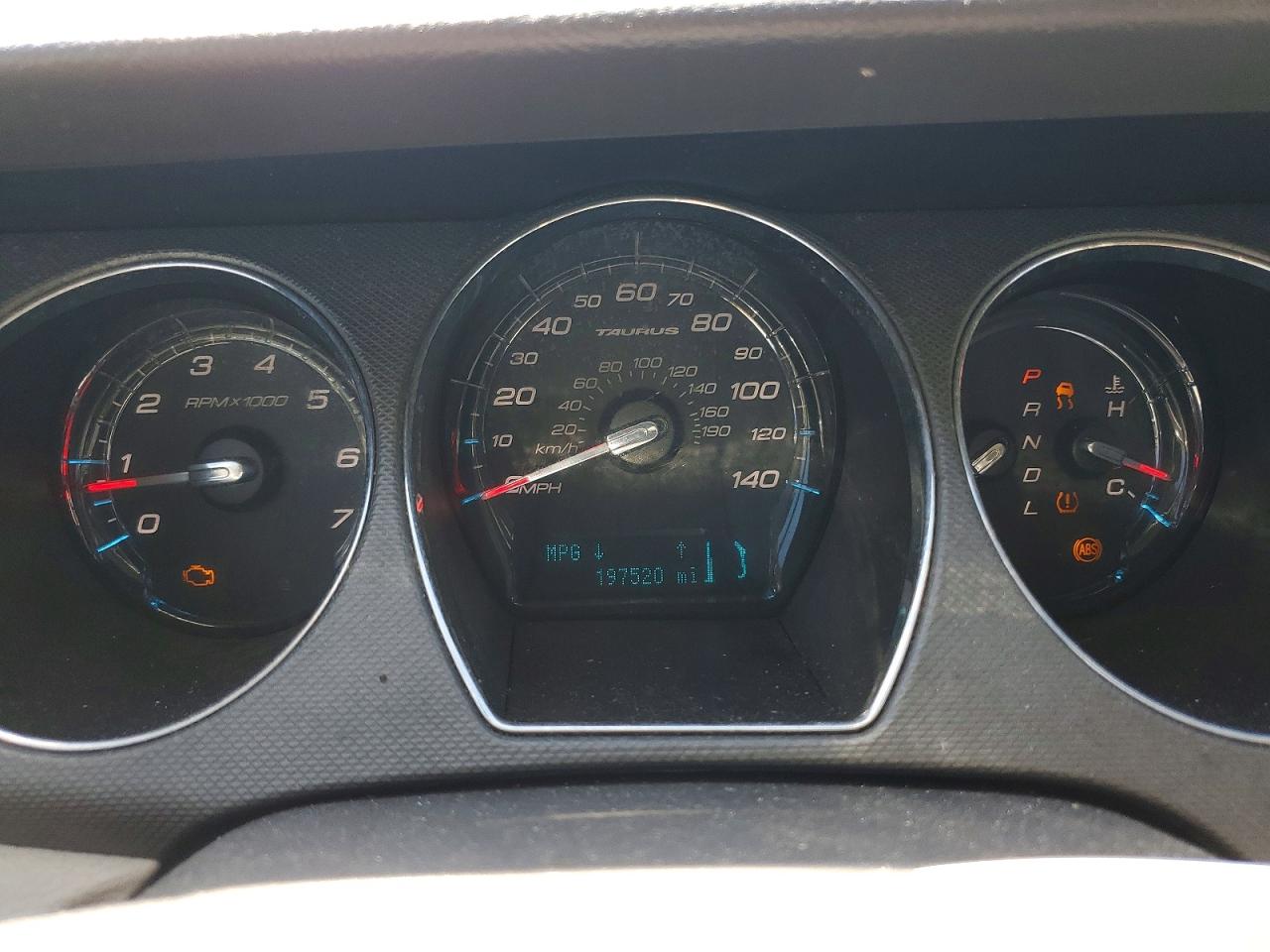 2010 FORD TAURUS SE photo 17