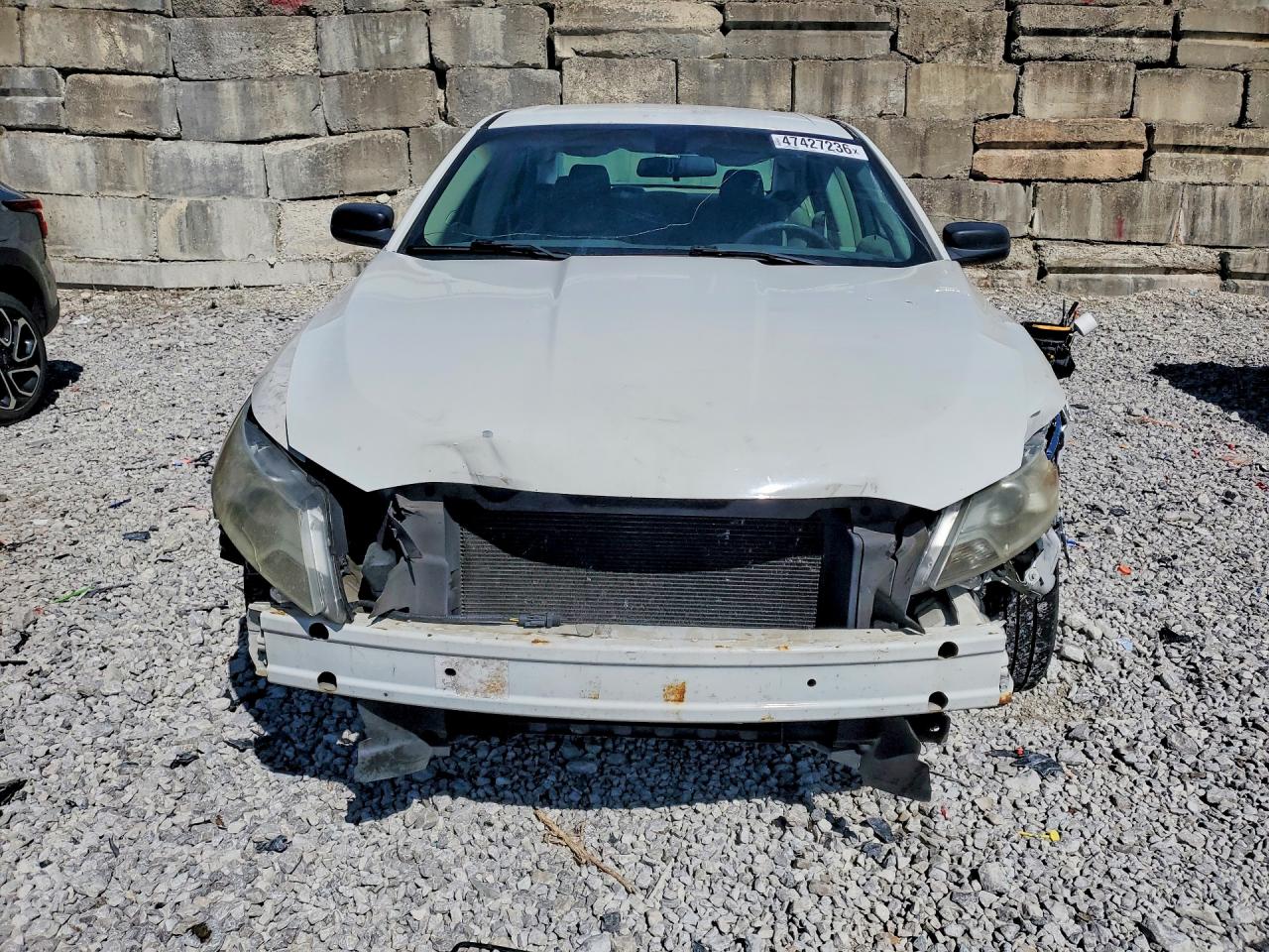 2010 FORD TAURUS SE photo 9
