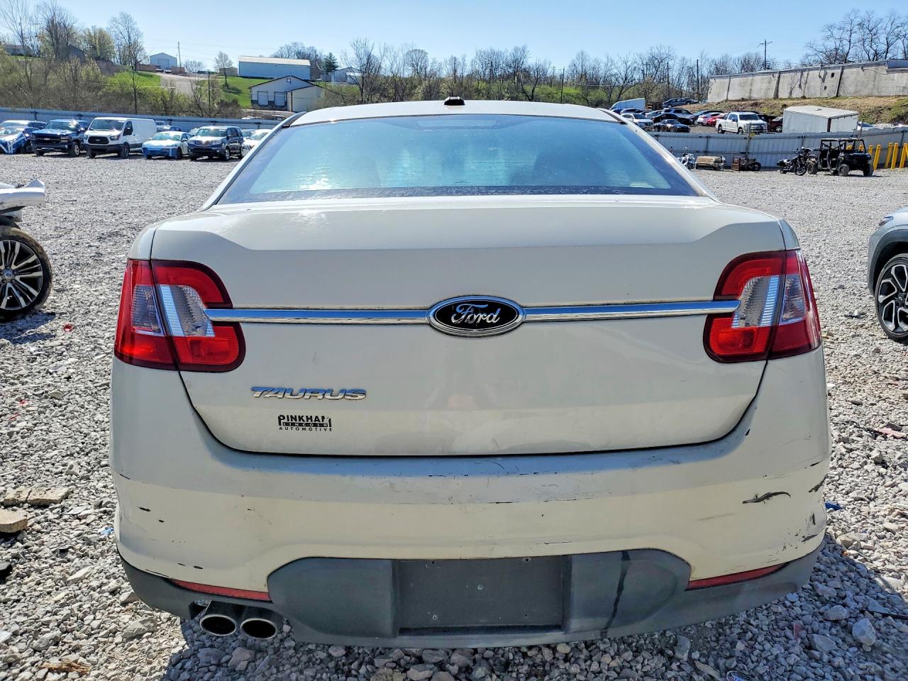 2010 FORD TAURUS SE photo 11