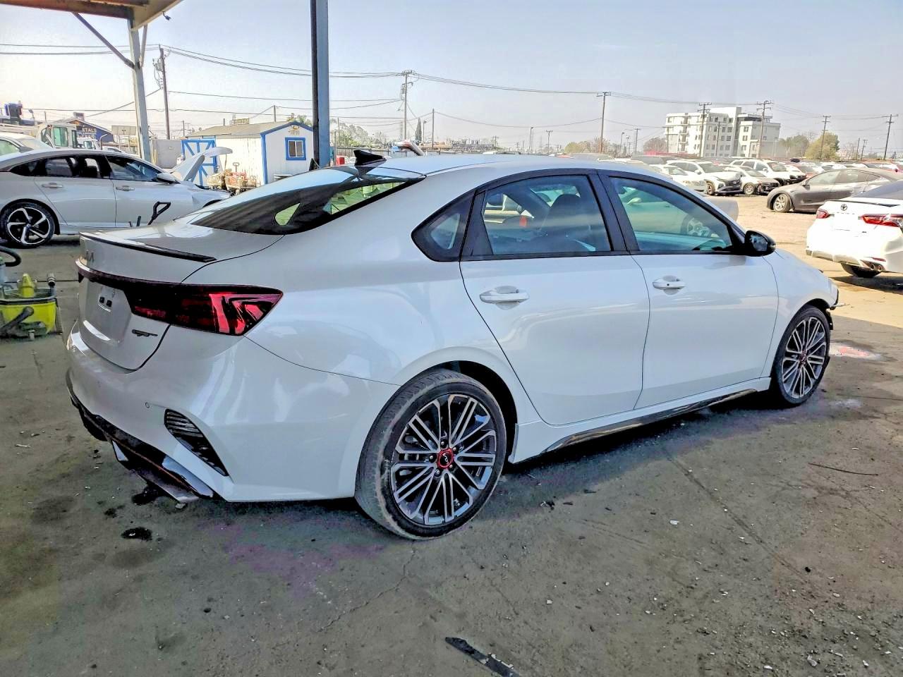 2024 KIA FORTE GT photo 3