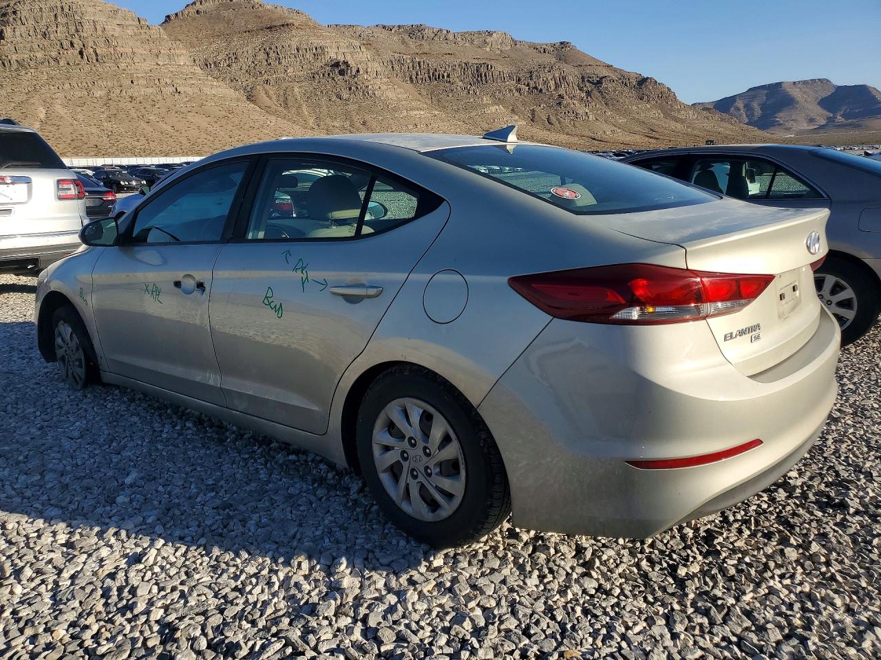 2017 HYUNDAI ELANTRA SE photo 3