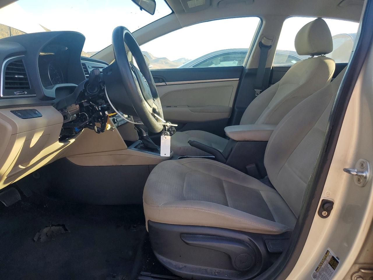 2017 HYUNDAI ELANTRA SE photo 13