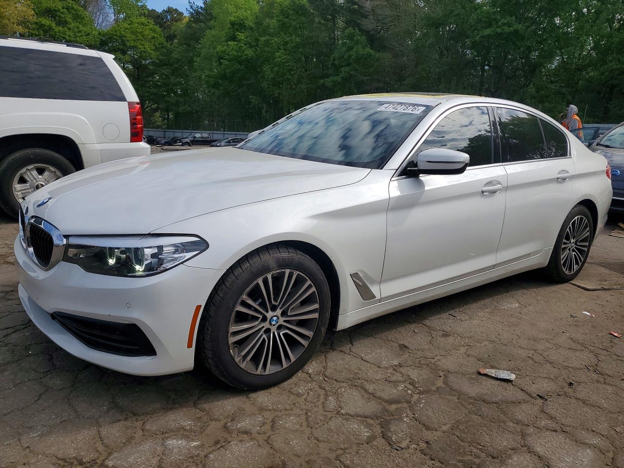 2019 BMW 530