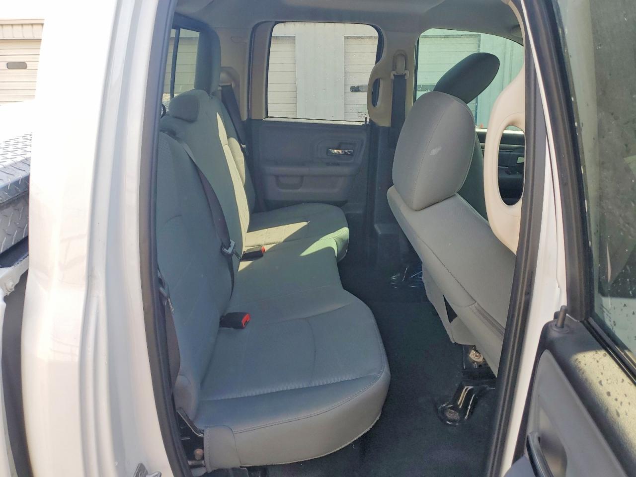 2016 RAM 1500 SLT photo 19