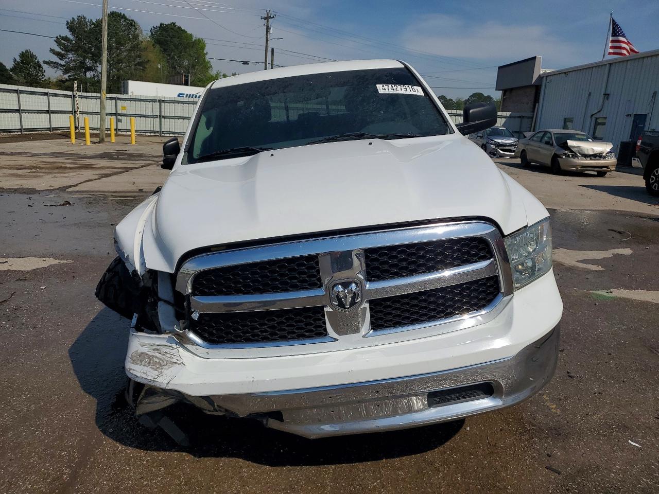 2016 RAM 1500 SLT photo 9