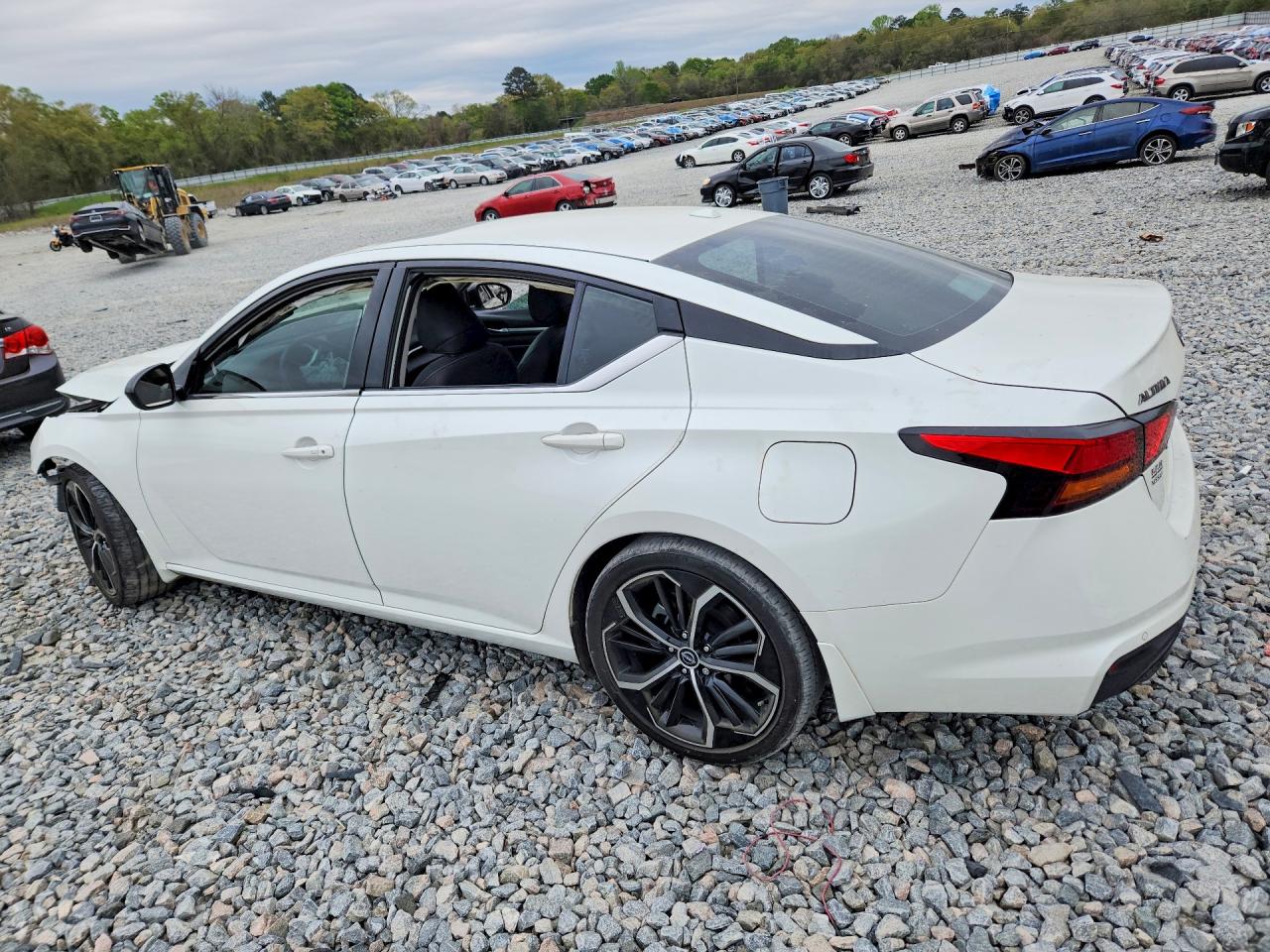 2024 NISSAN ALTIMA 2.5 SR photo 3