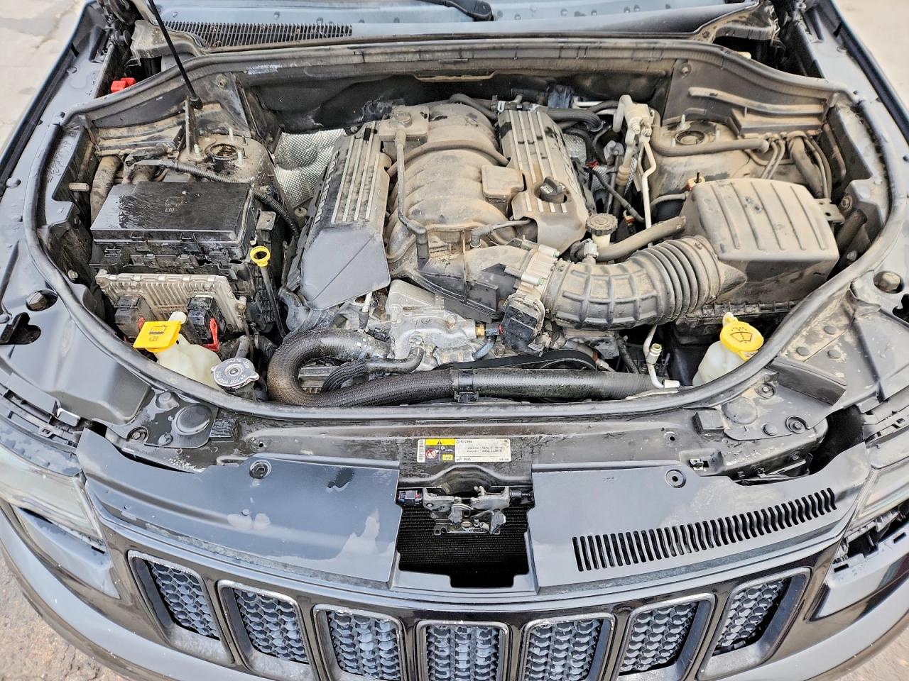 2014 JEEP GRAND CHEROKEE SRT-8 photo 23