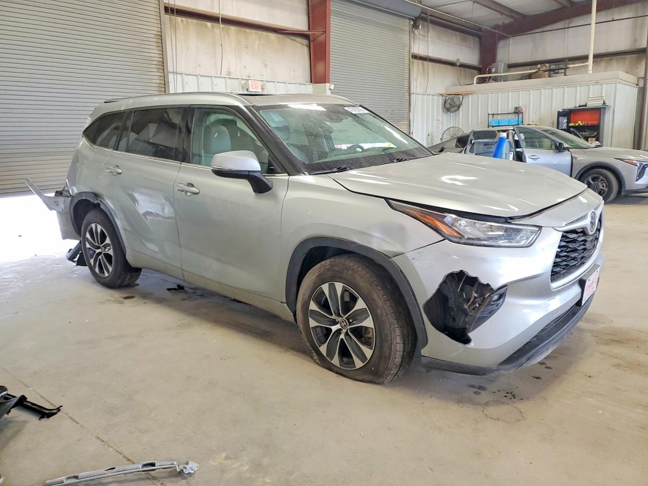 2020 TOYOTA HIGHLANDER XLE photo 7