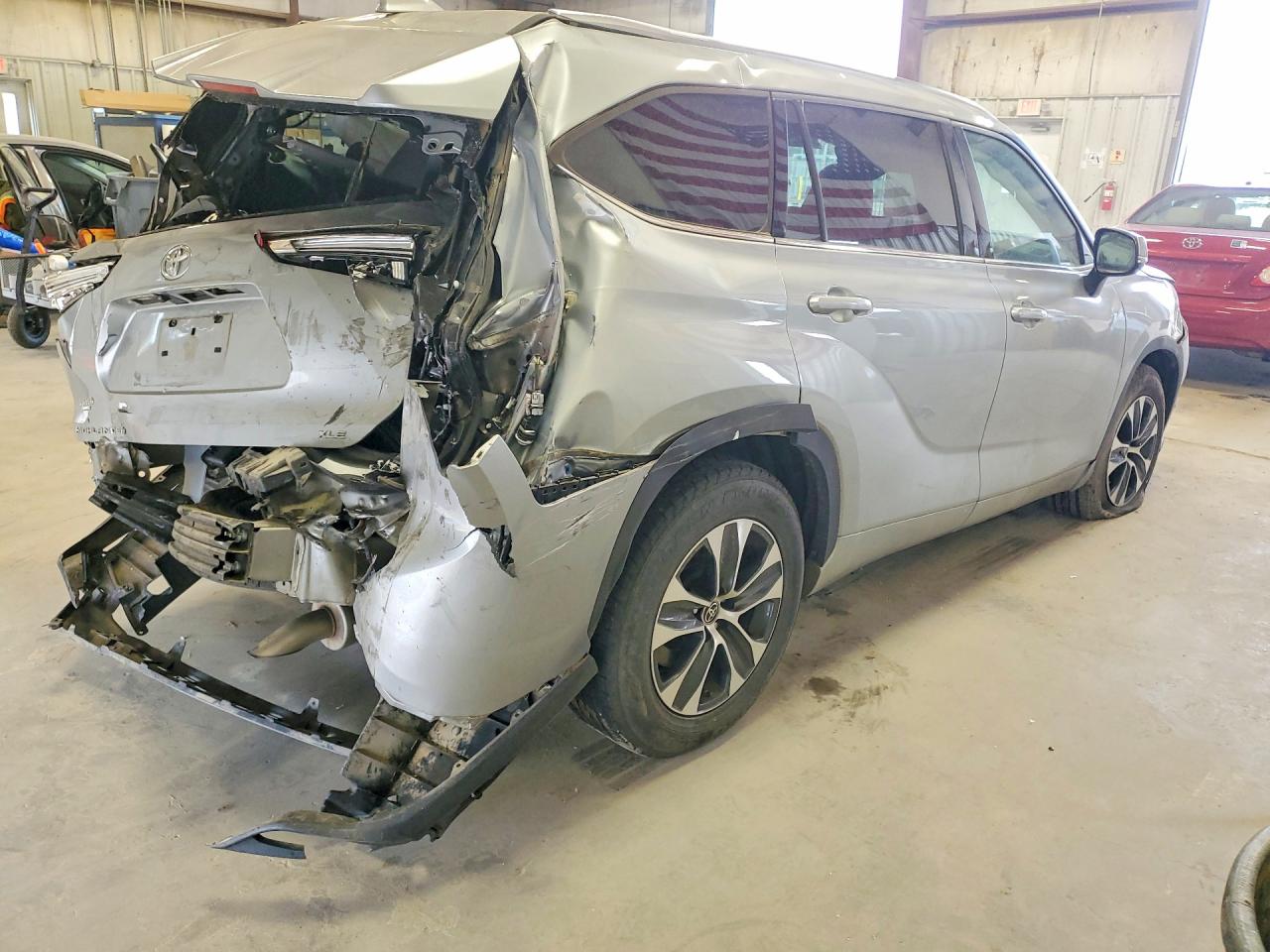 2020 TOYOTA HIGHLANDER XLE photo 5