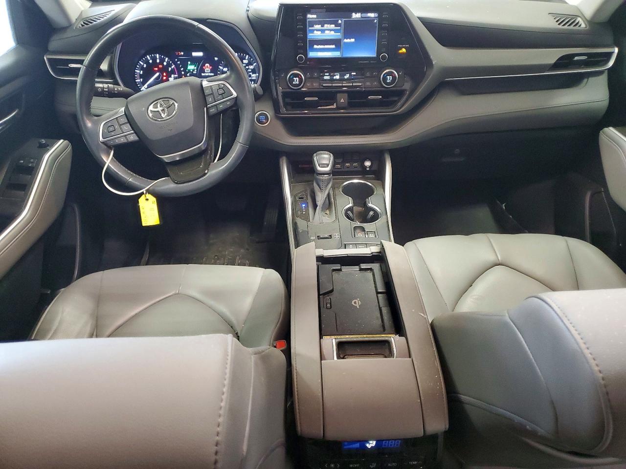 2020 TOYOTA HIGHLANDER XLE photo 15