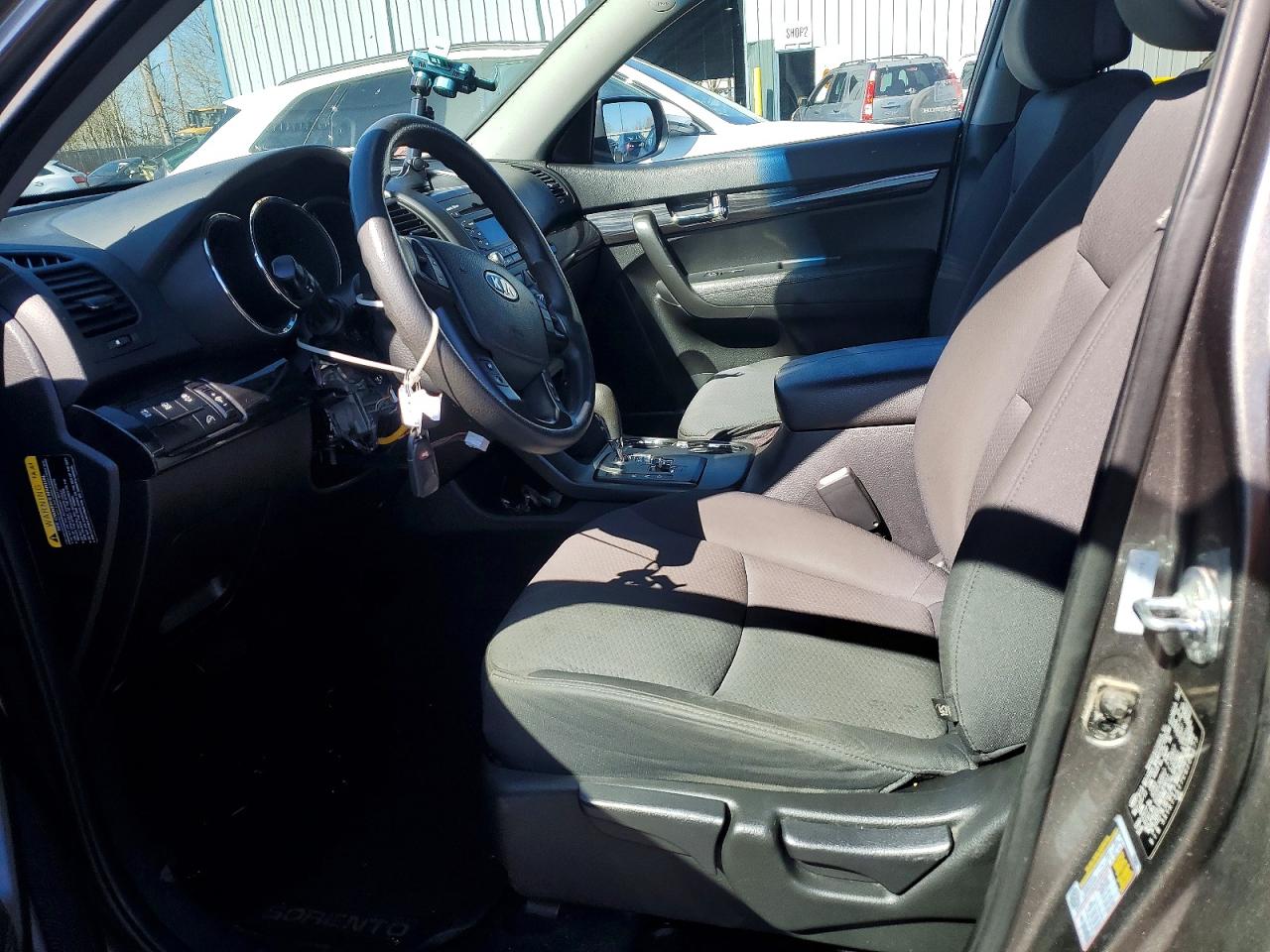 2012 KIA SORENTO LX photo 7