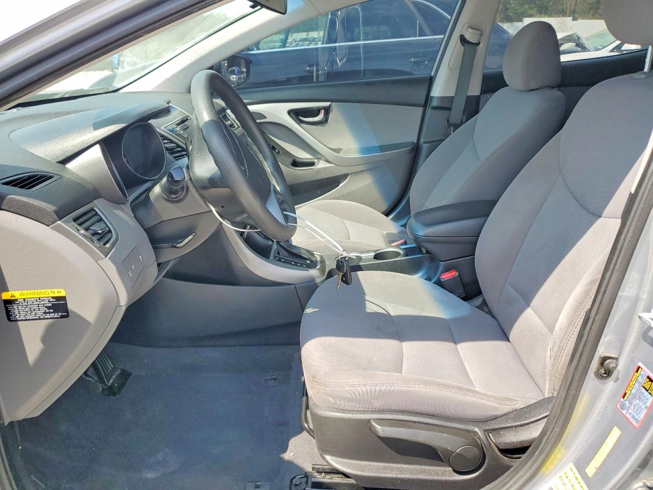 2016 HYUNDAI ELANTRA SE photo 7