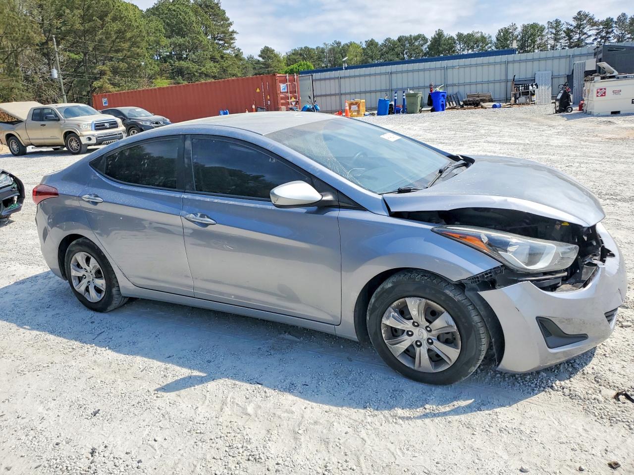 2016 HYUNDAI ELANTRA SE photo 4