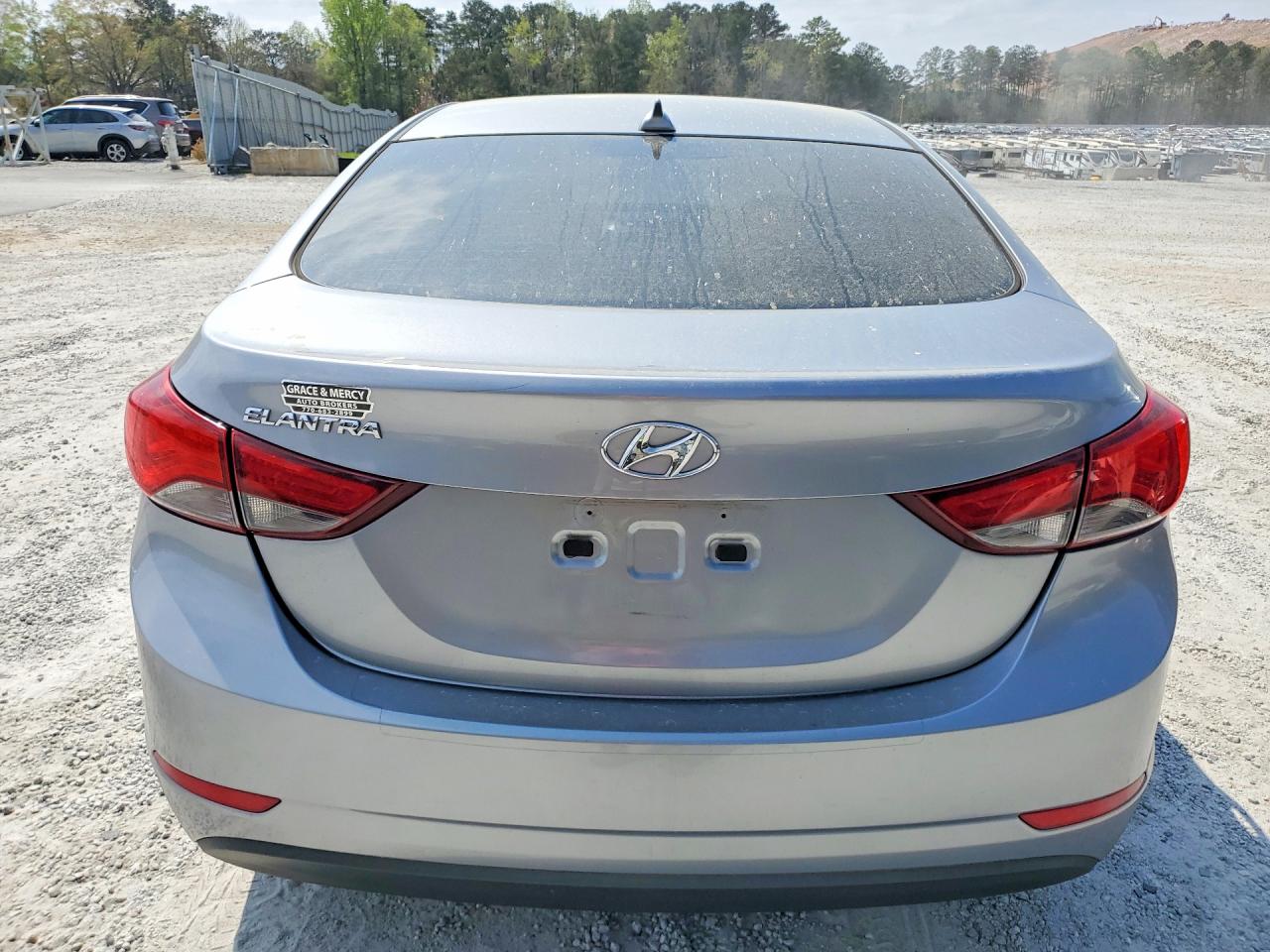 2016 HYUNDAI ELANTRA SE photo 6