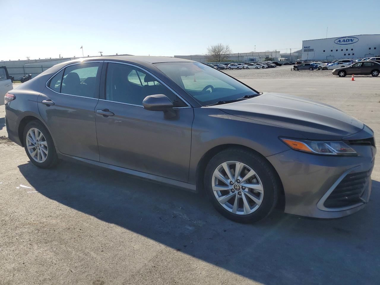 2021 TOYOTA CAMRY LE photo 7